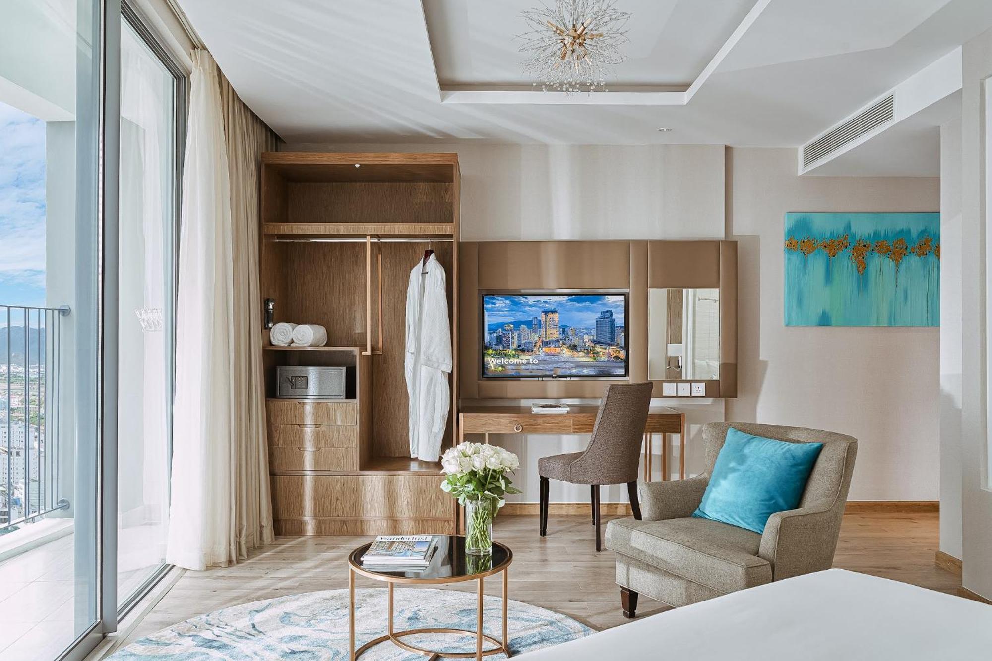 Coastal Panorama Oceanfront Suites Nha Trang Exterior foto