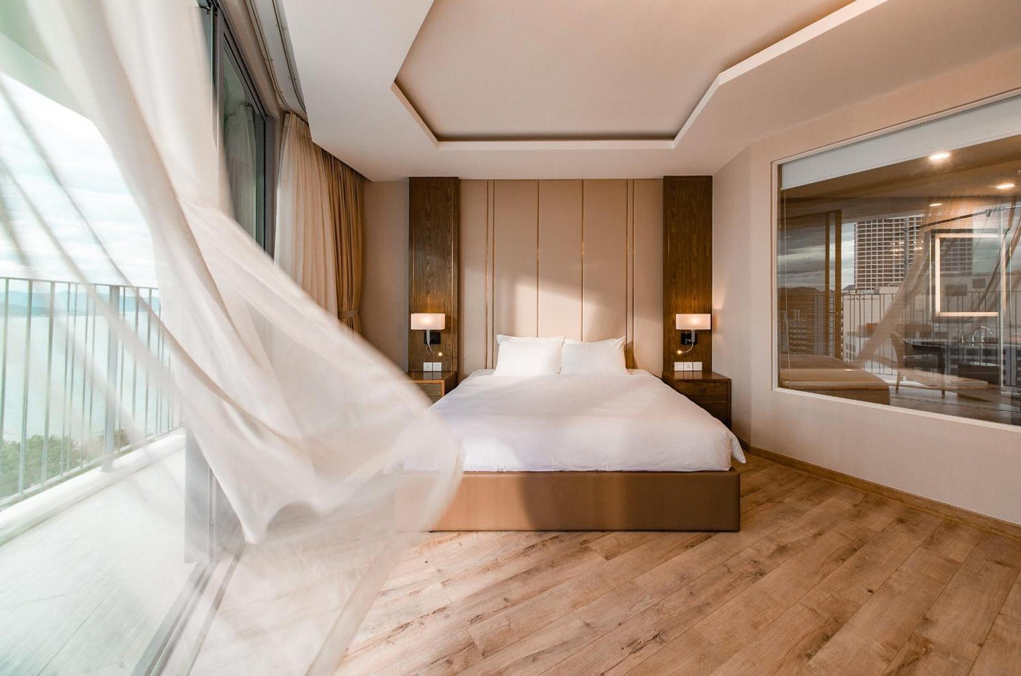 Coastal Panorama Oceanfront Suites Nha Trang Exterior foto