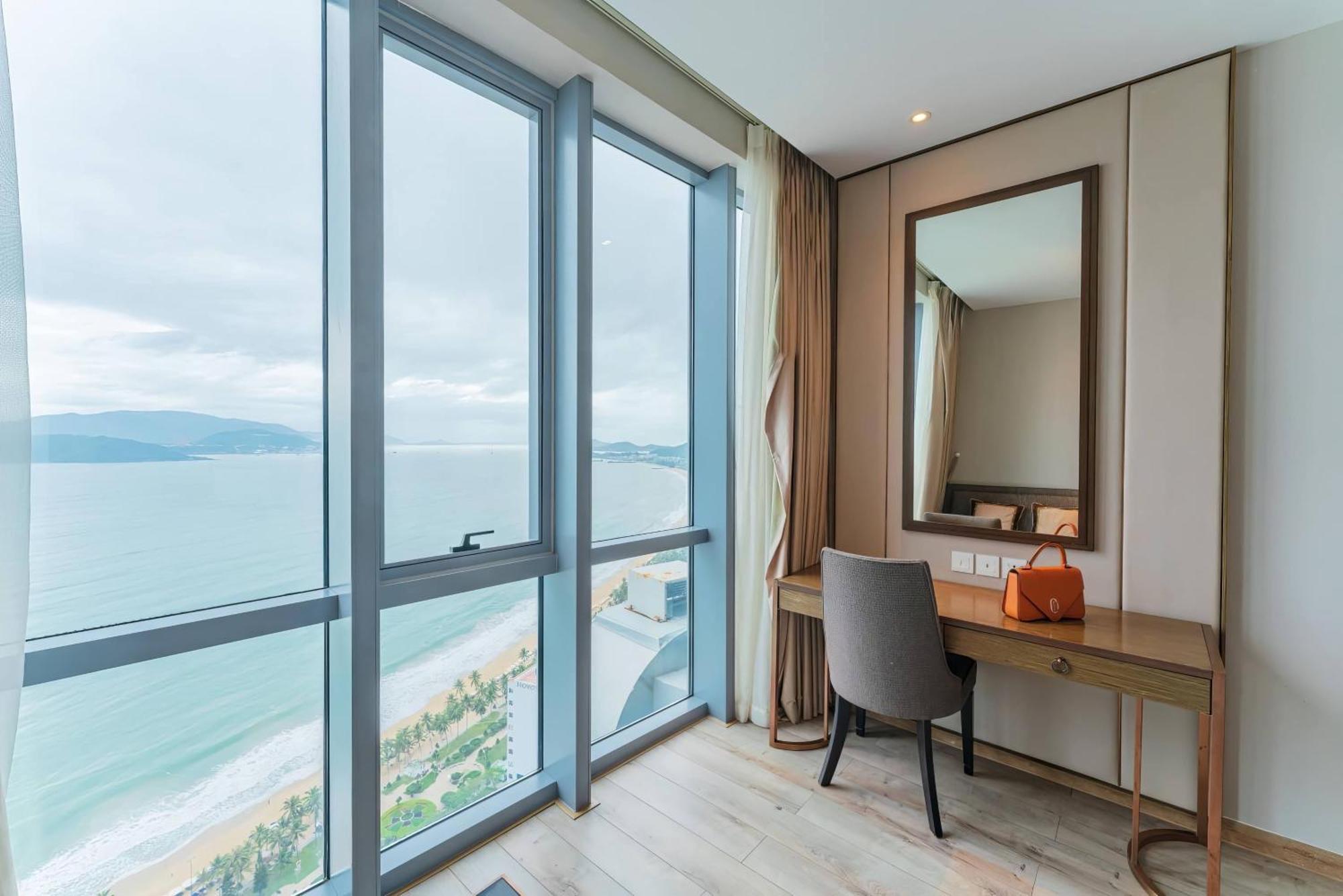Coastal Panorama Oceanfront Suites Nha Trang Exterior foto