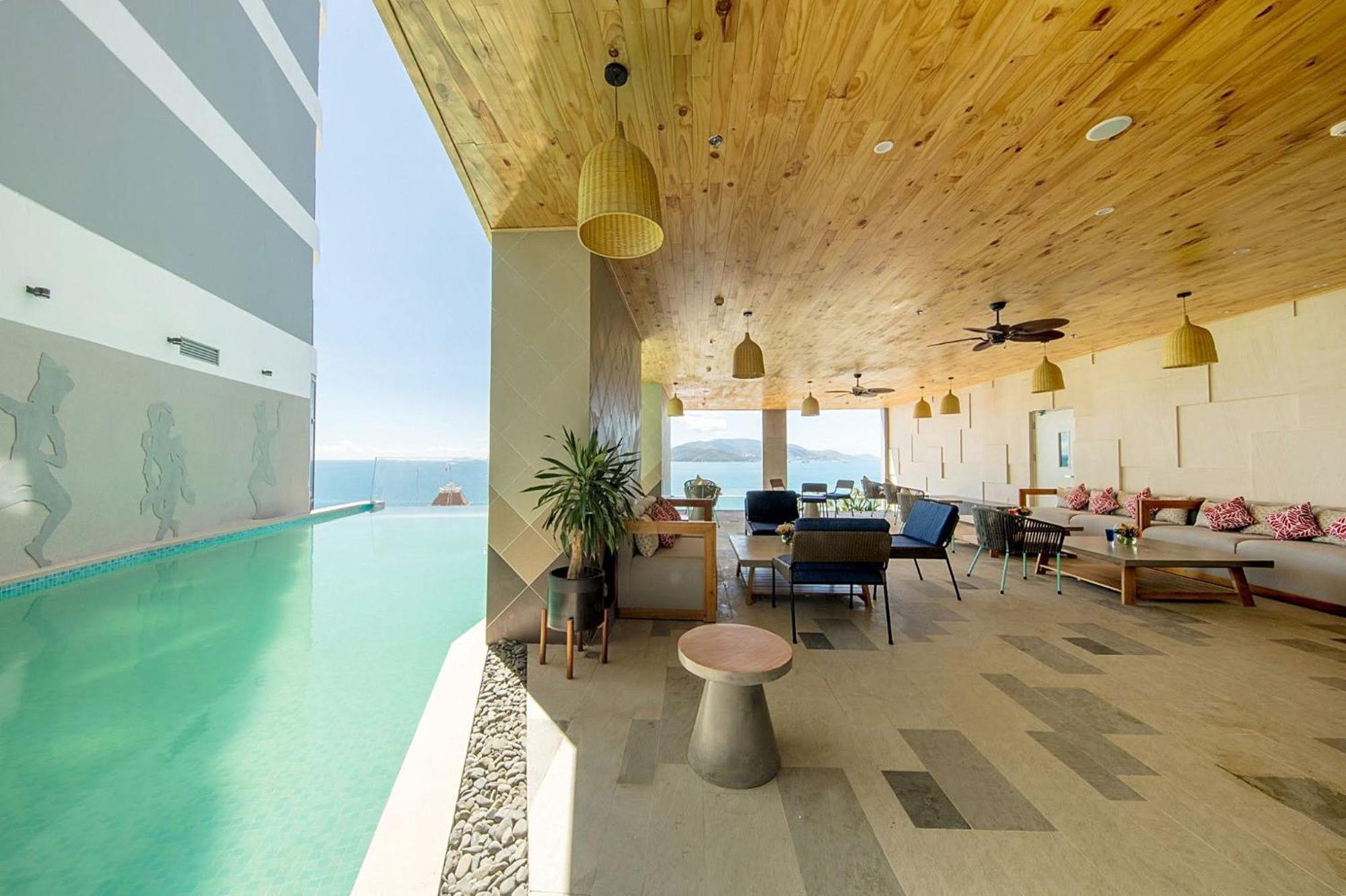 Coastal Panorama Oceanfront Suites Nha Trang Exterior foto