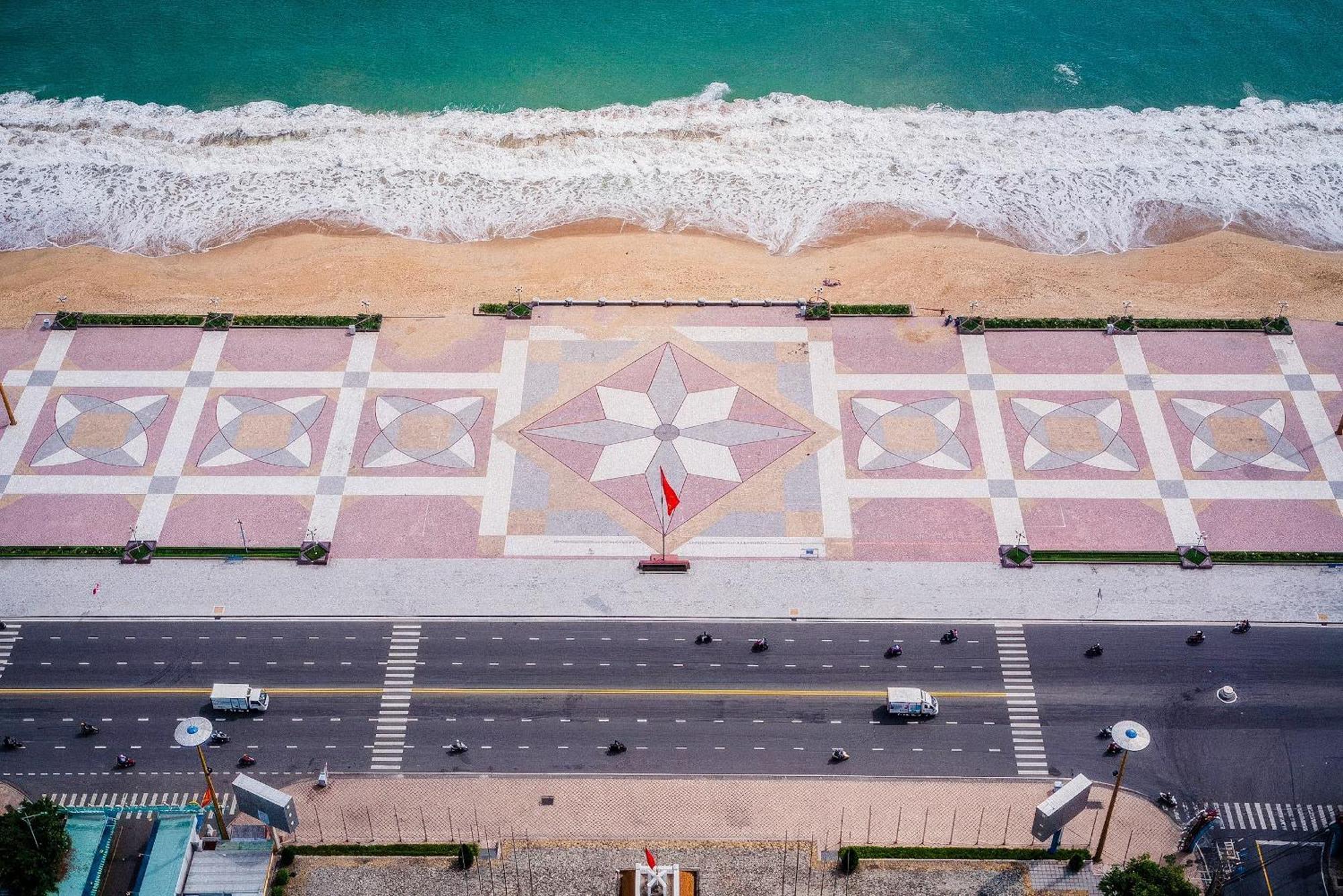 Coastal Panorama Oceanfront Suites Nha Trang Exterior foto